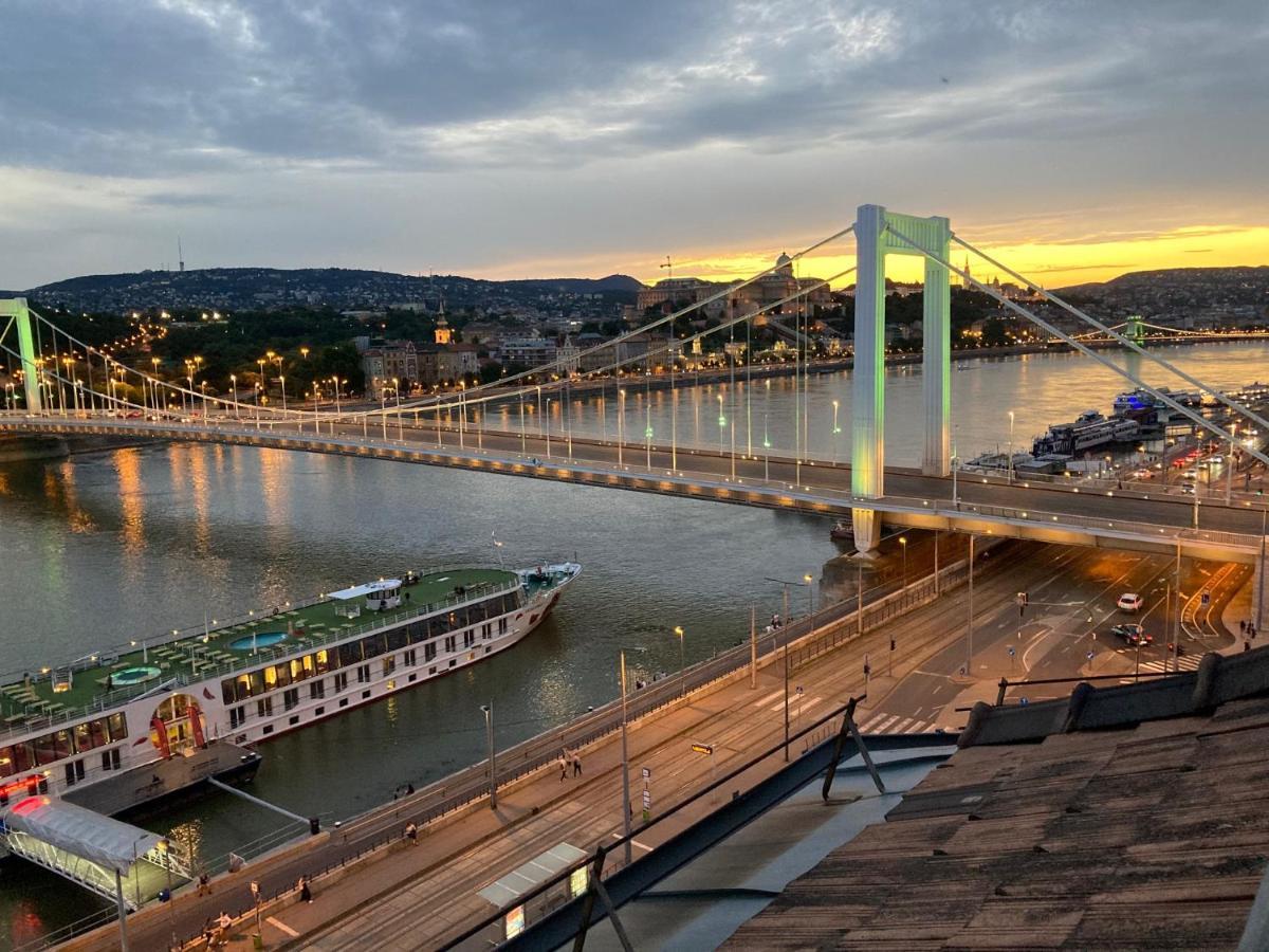 Apartament Riverside Flat With King Castle View *