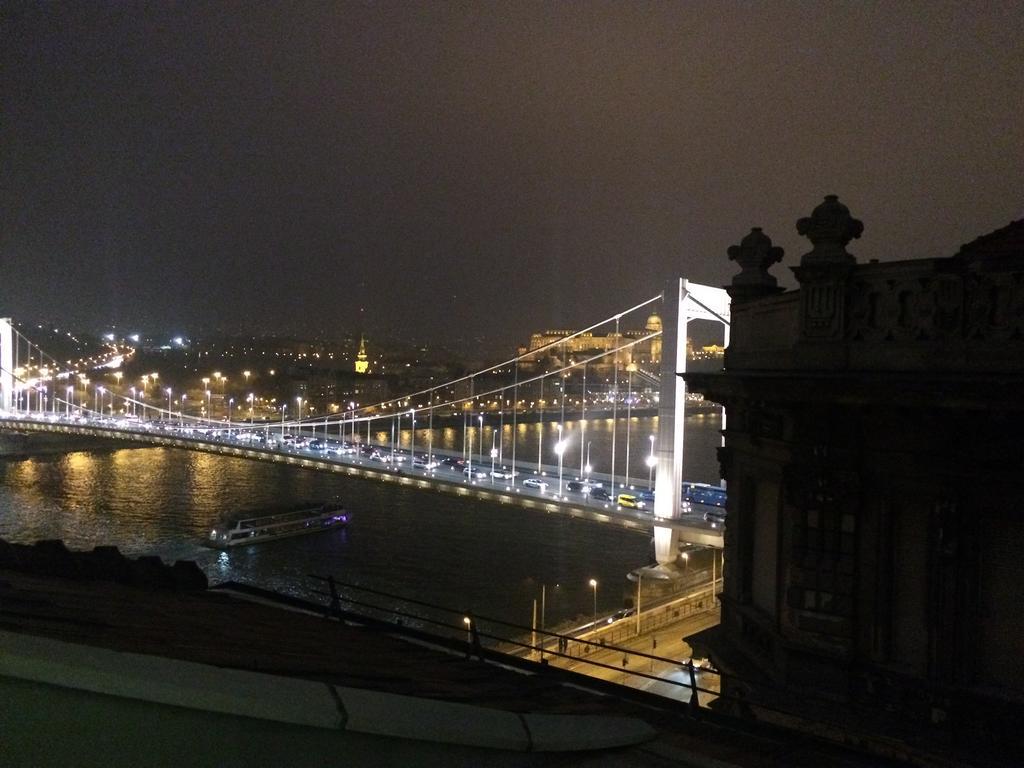 Riverside Flat With King Castle View Apartament *