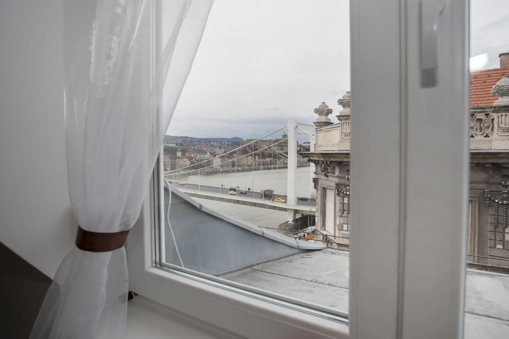 Apartament Riverside Flat With King Castle View
