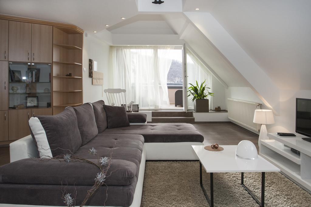 Apartament Riverside Flat With King Castle View *