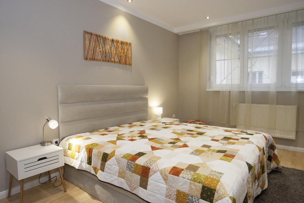 Apartament Riverside Flat With King Castle View