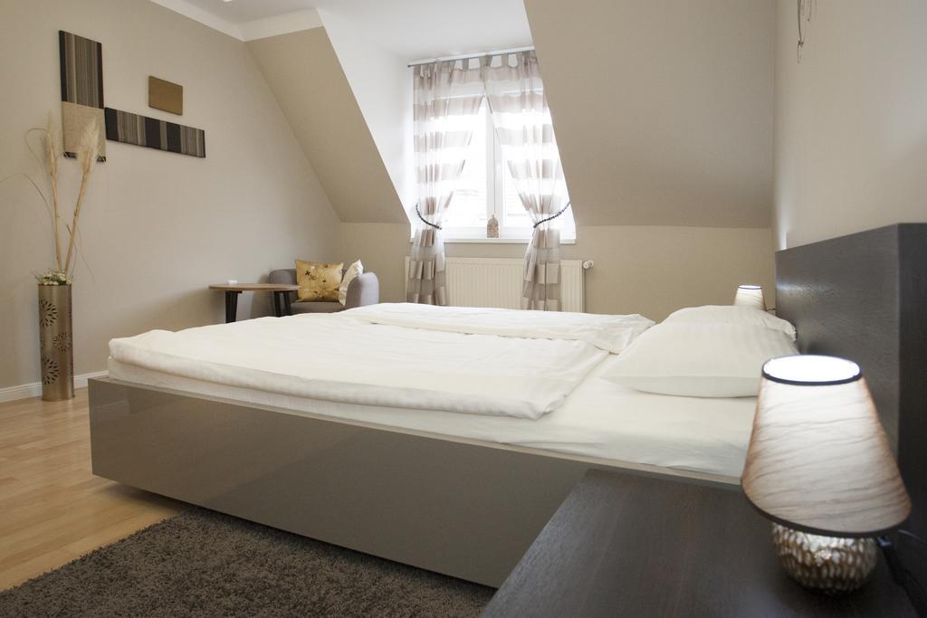 Riverside Flat With King Castle View Apartament