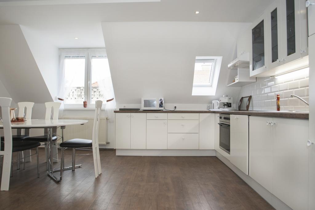 Apartament Riverside Flat With King Castle View